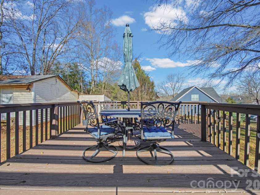211 9th Street, Belmont, NC 28012.  MLS# CAR4385746, YatesRealty ID 42472. 