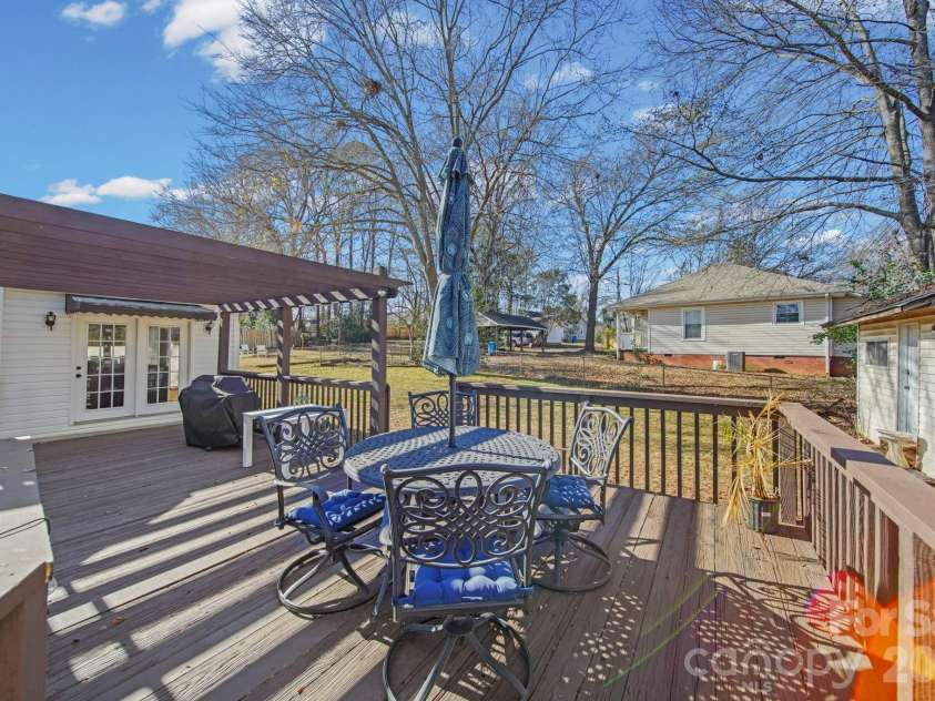 211 9th Street, Belmont, NC 28012.  MLS# CAR4385746, YatesRealty ID 42472. 