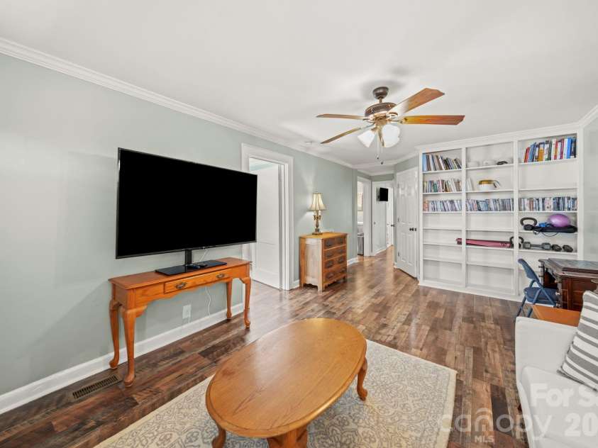 211 9th Street, Belmont, NC 28012.  MLS# CAR4385746, YatesRealty ID 42472. 