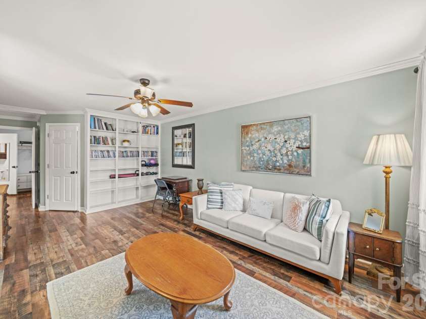 211 9th Street, Belmont, NC 28012.  MLS# CAR4385746, YatesRealty ID 42472. 