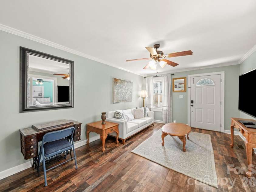 211 9th Street, Belmont, NC 28012.  MLS# CAR4385746, YatesRealty ID 42472. 