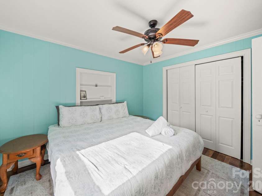 211 9th Street, Belmont, NC 28012.  MLS# CAR4385746, YatesRealty ID 42472. 