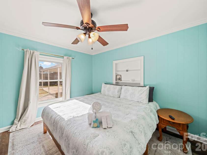 211 9th Street, Belmont, NC 28012.  MLS# CAR4385746, YatesRealty ID 42472. 