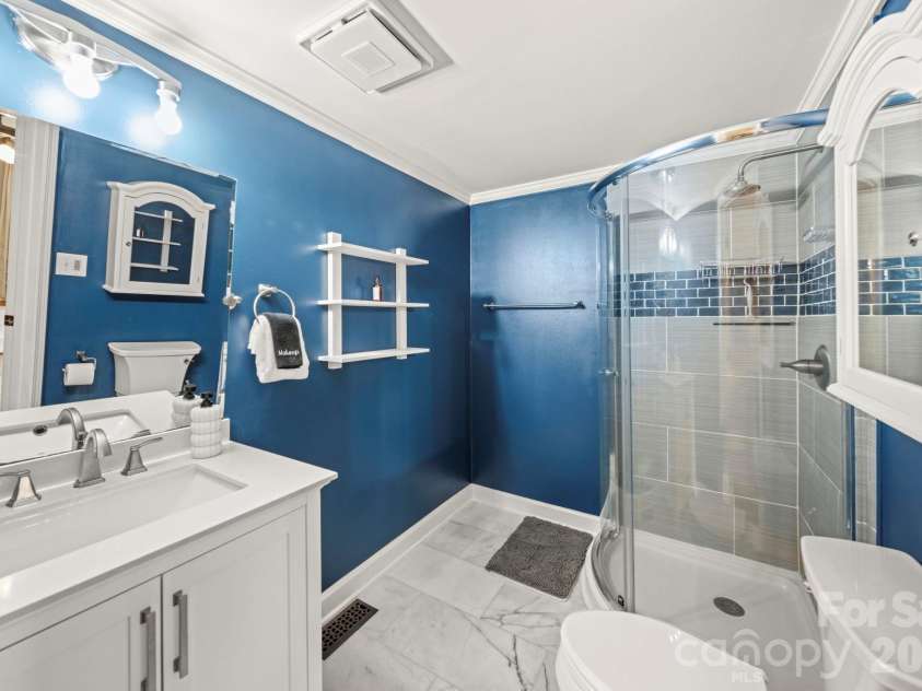 211 9th Street, Belmont, NC 28012.  MLS# CAR4385746, YatesRealty ID 42472. 
