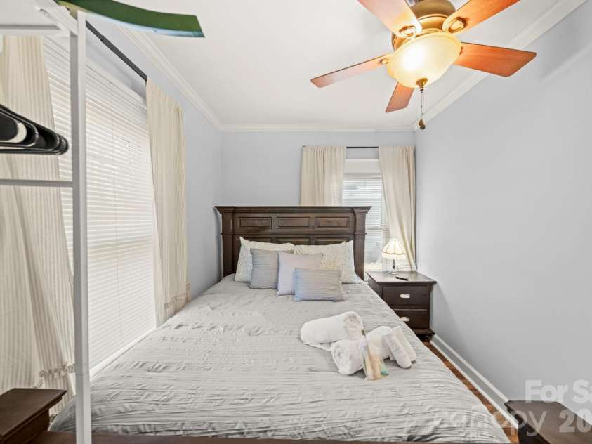 211 9th Street, Belmont, NC 28012.  MLS# CAR4385746, YatesRealty ID 42472. 