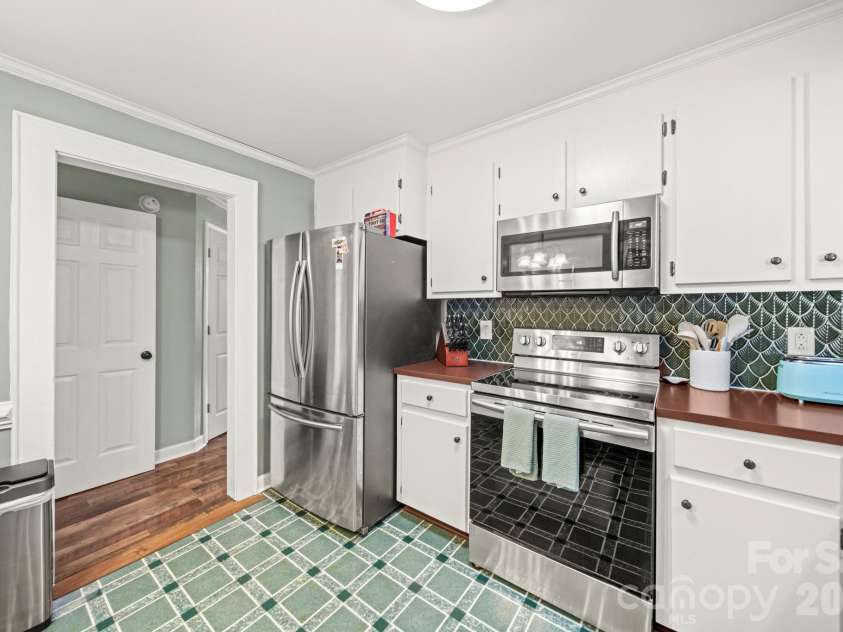 211 9th Street, Belmont, NC 28012.  MLS# CAR4385746, YatesRealty ID 42472. 