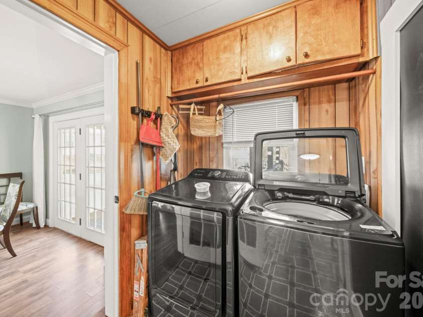 211 9th Street, Belmont, NC 28012.  MLS# CAR4385746, YatesRealty ID 42472. 