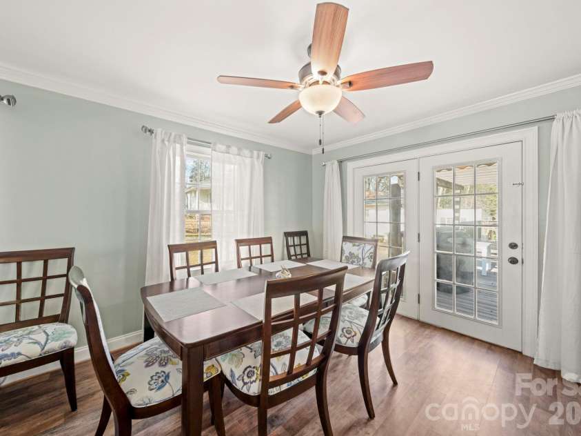 211 9th Street, Belmont, NC 28012.  MLS# CAR4385746, YatesRealty ID 42472. 