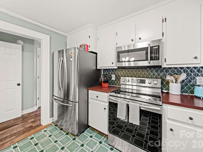 211 9th Street, Belmont, NC 28012.  MLS# CAR4385746, YatesRealty ID 42472. 