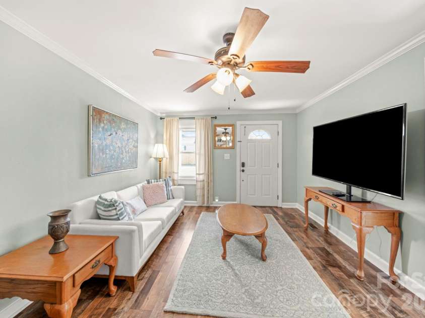 211 9th Street, Belmont, NC 28012.  MLS# CAR4385746, YatesRealty ID 42472. 