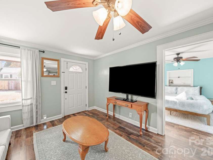 211 9th Street, Belmont, NC 28012.  MLS# CAR4385746, YatesRealty ID 42472. 