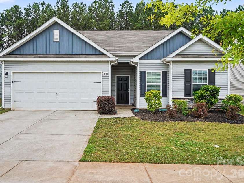 1029 Culver Spring Way, Charlotte, NC 28215.  MLS# CAR4391324, YatesRealty ID 42473. 