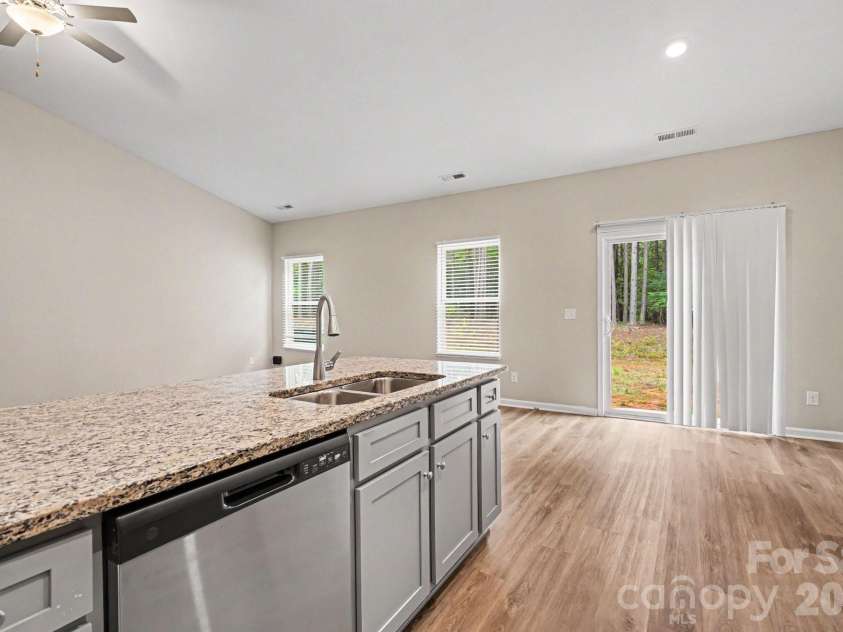 1029 Culver Spring Way, Charlotte, NC 28215.  MLS# CAR4391324, YatesRealty ID 42473. 
