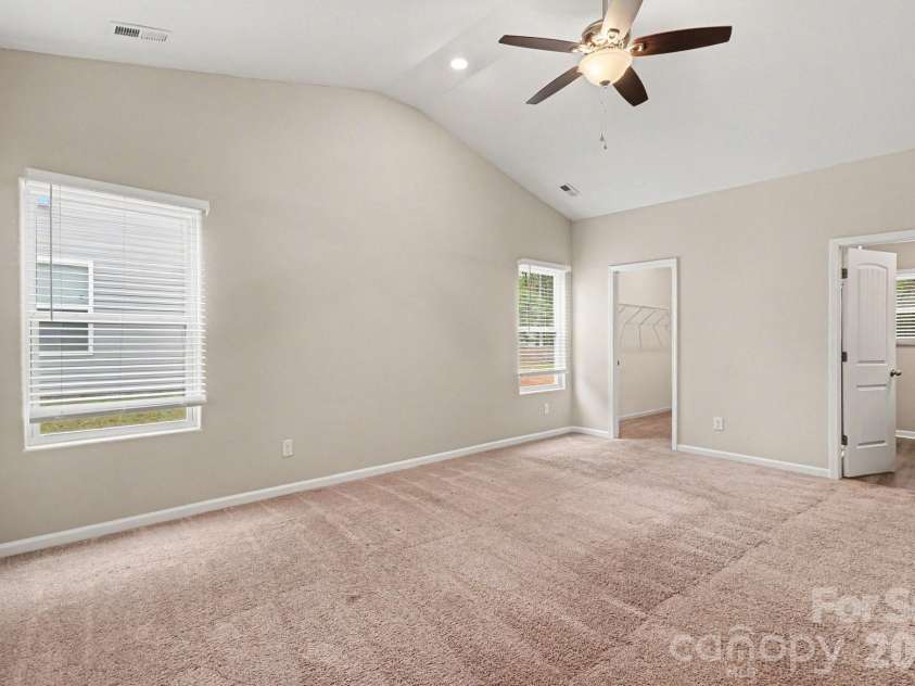 1029 Culver Spring Way, Charlotte, NC 28215.  MLS# CAR4391324, YatesRealty ID 42473. 
