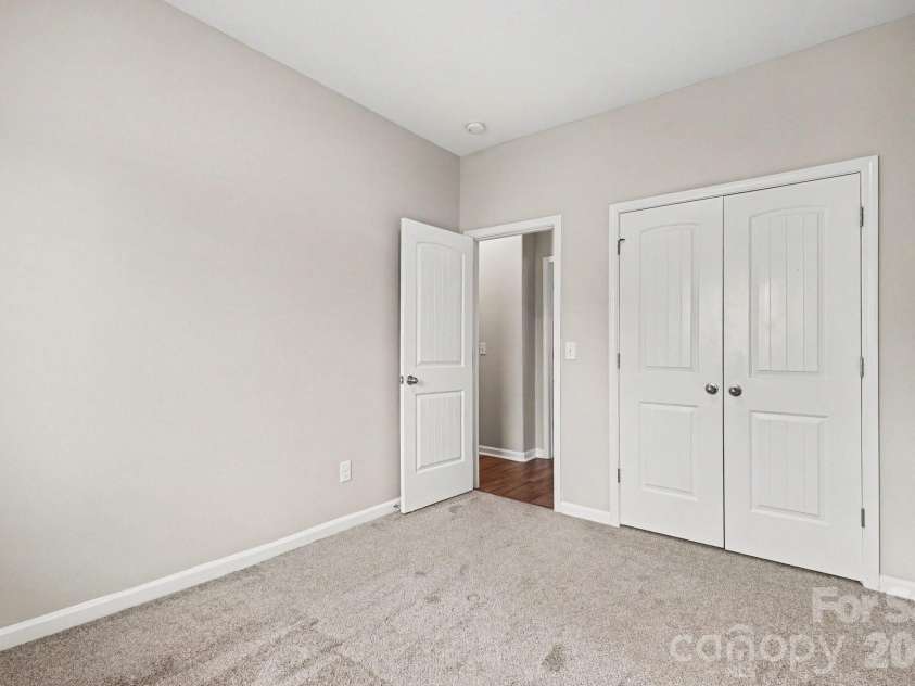 1029 Culver Spring Way, Charlotte, NC 28215.  MLS# CAR4391324, YatesRealty ID 42473. 