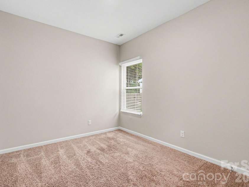 1029 Culver Spring Way, Charlotte, NC 28215.  MLS# CAR4391324, YatesRealty ID 42473. 