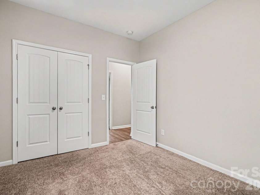 1029 Culver Spring Way, Charlotte, NC 28215.  MLS# CAR4391324, YatesRealty ID 42473. 