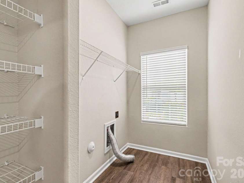 1029 Culver Spring Way, Charlotte, NC 28215.  MLS# CAR4391324, YatesRealty ID 42473. 