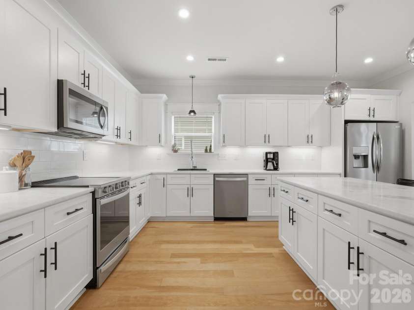 5309 Tarrywood Lane, Charlotte, NC 28205.  MLS# CAR4408943, YatesRealty ID 42474. 