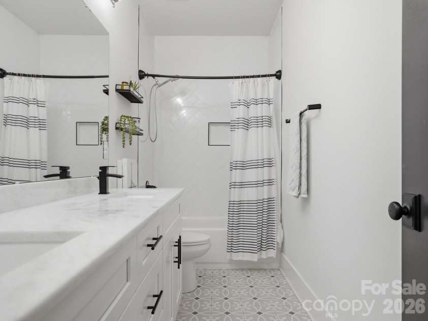 5309 Tarrywood Lane, Charlotte, NC 28205.  MLS# CAR4408943, YatesRealty ID 42474. 