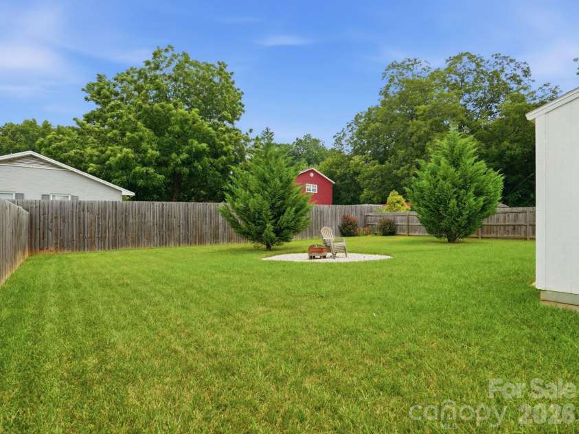 5309 Tarrywood Lane, Charlotte, NC 28205.  MLS# CAR4408943, YatesRealty ID 42474. 