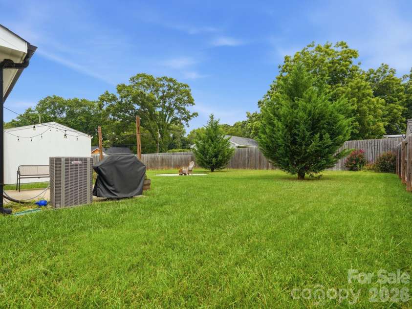 5309 Tarrywood Lane, Charlotte, NC 28205.  MLS# CAR4408943, YatesRealty ID 42474. 