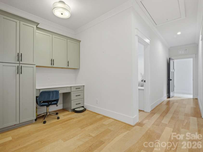 5309 Tarrywood Lane, Charlotte, NC 28205.  MLS# CAR4408943, YatesRealty ID 42474. Computer niche + storage