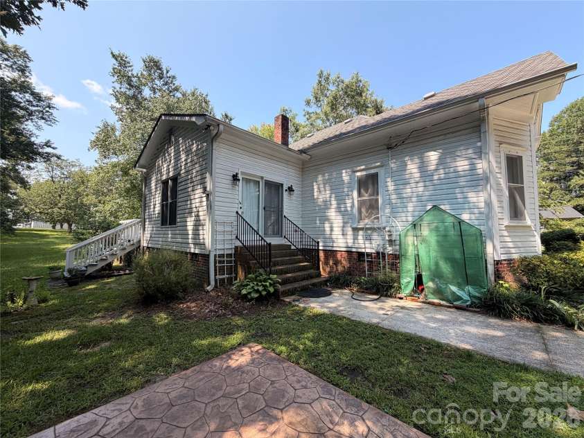 130 Shiloh Road, Troy, NC 27371.  MLS# CAR4406442, YatesRealty ID 42475. 