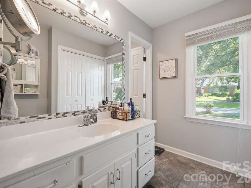 19535 Heartland Street, Cornelius, NC 28031.  MLS# CAR4405802, YatesRealty ID 42476. Primary bathroom