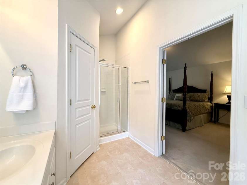 9610 Corbett Square Lane, Charlotte, NC 28214.  MLS# CAR4408193, YatesRealty ID 42477. En suite primary
