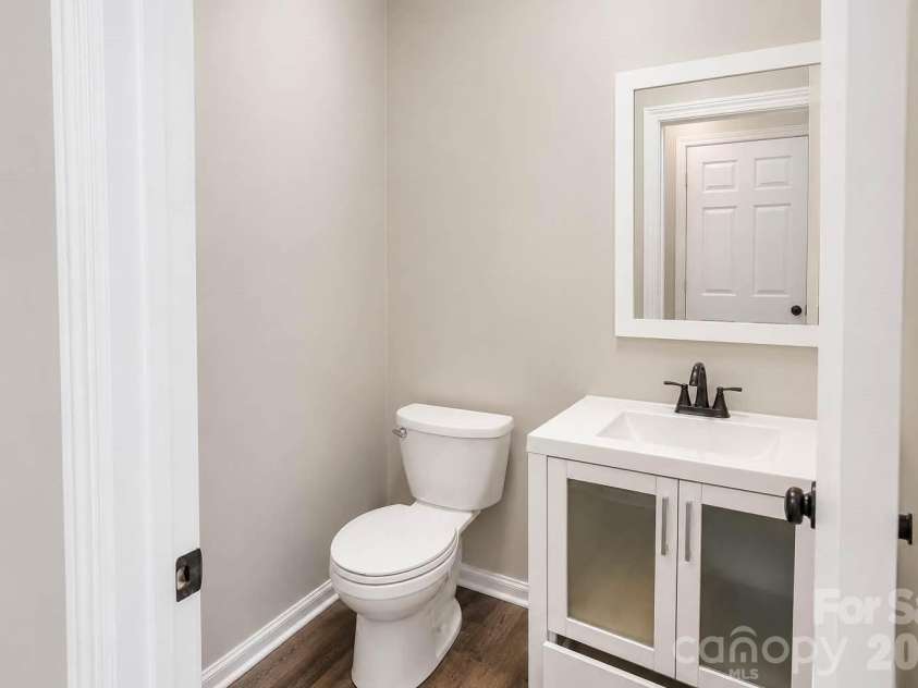 1003 Slick Rock Road, Chester, SC 29706.  MLS# CAR4407880, YatesRealty ID 42479. Guest 1/2 Powder/Bathroom