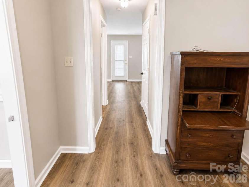 1003 Slick Rock Road, Chester, SC 29706.  MLS# CAR4407880, YatesRealty ID 42479. Hallway Main