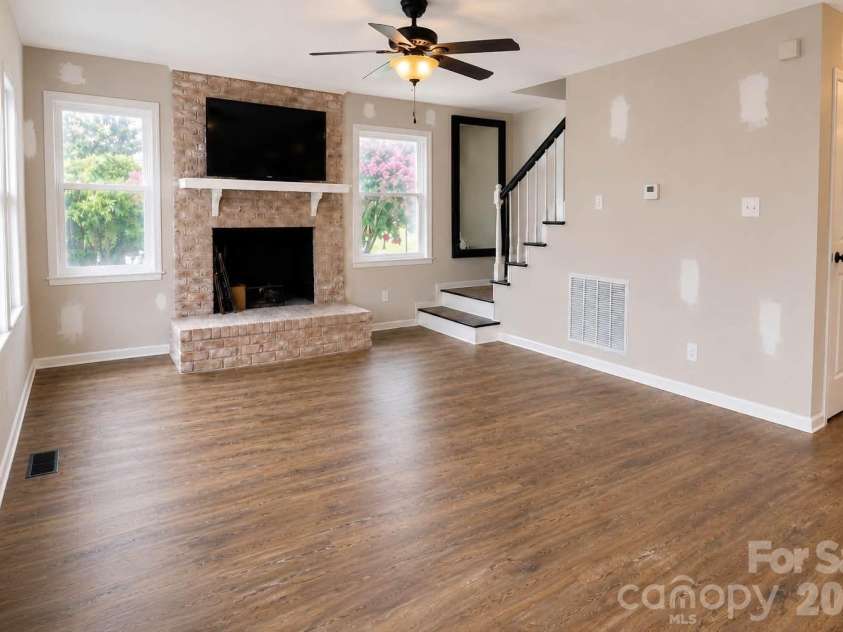 1003 Slick Rock Road, Chester, SC 29706.  MLS# CAR4407880, YatesRealty ID 42479. Living Room Main