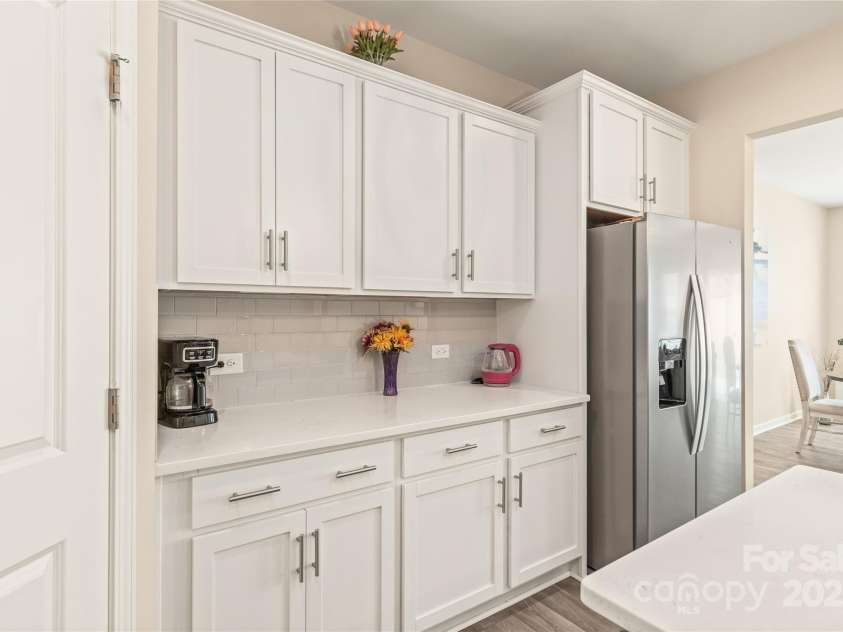 13221 Gadwal Pintail Drive, Charlotte, NC 28262.  MLS# CAR4260236, YatesRealty ID 4248. Great Counter and Cabinet Space