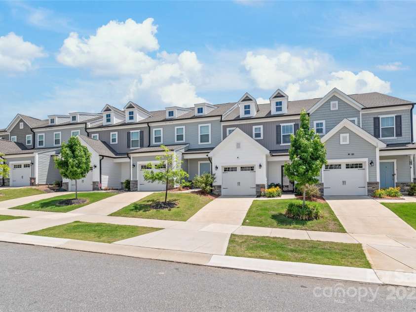 13221 Gadwal Pintail Drive, Charlotte, NC 28262.  MLS# CAR4260236, YatesRealty ID 4248. Move-in Ready