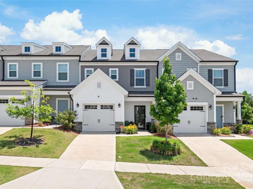 13221 Gadwal Pintail Drive, Charlotte, NC 28262.  MLS# CAR4260236, YatesRealty ID 4248. Welcome to 13221 Gadwal Pintail Drive