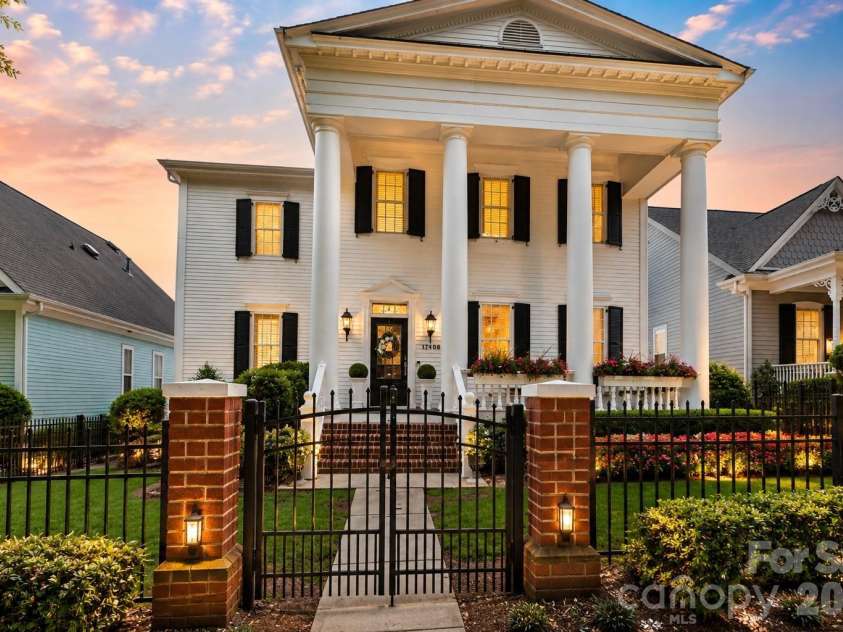 17406 Meadow Bottom Road, Charlotte, NC 28277.  MLS# CAR4397244, YatesRealty ID 42481. 