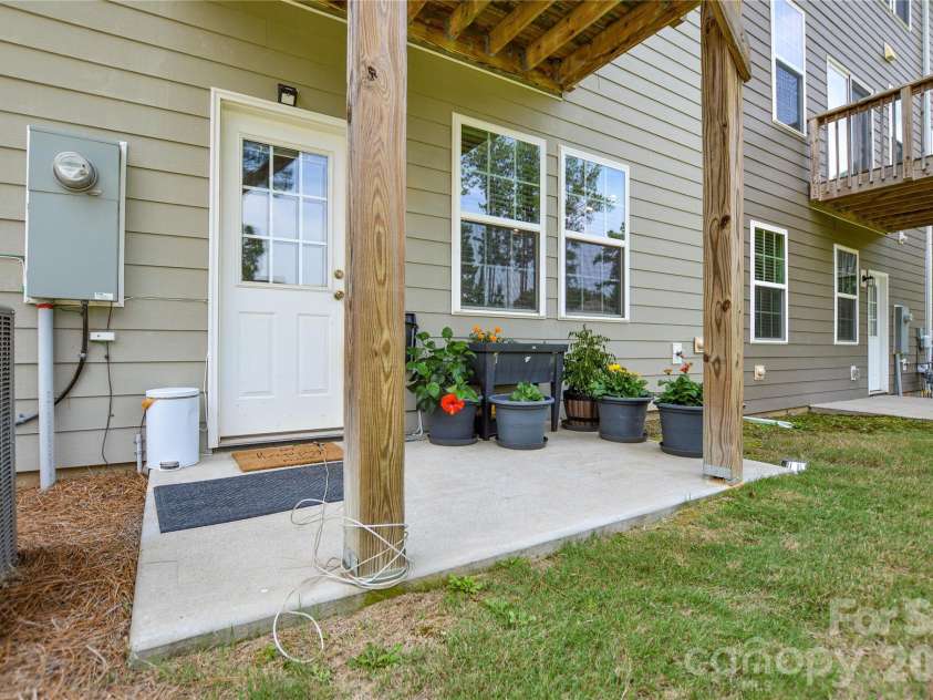 12104 Ardrey Park Drive, Charlotte, NC 28277.  MLS# CAR4408676, YatesRealty ID 42482. 