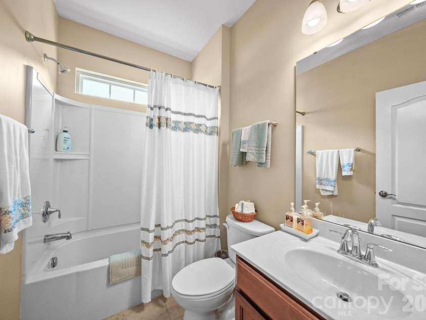 4286 Perth Road, Fort Mill, SC 29707.  MLS# CAR4408624, YatesRealty ID 42483. 2nd Bathroom
