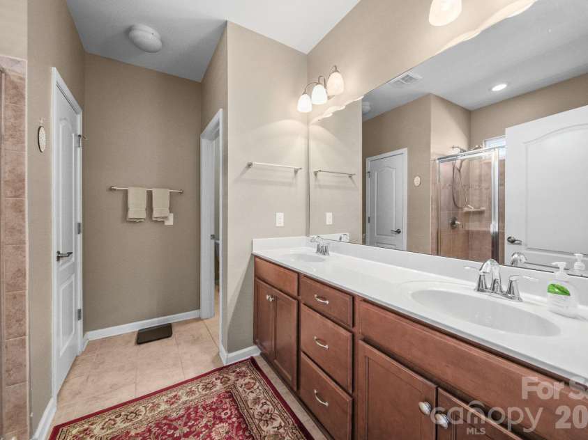 4286 Perth Road, Fort Mill, SC 29707.  MLS# CAR4408624, YatesRealty ID 42483. Primary Bathroom
