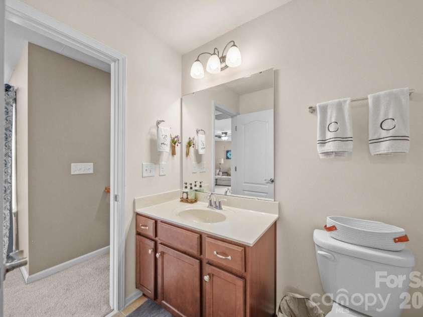 4286 Perth Road, Fort Mill, SC 29707.  MLS# CAR4408624, YatesRealty ID 42483. Upstairs full bathroom