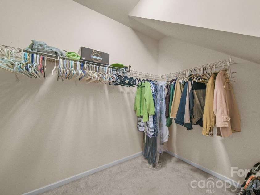 4286 Perth Road, Fort Mill, SC 29707.  MLS# CAR4408624, YatesRealty ID 42483. Walk-in Closet