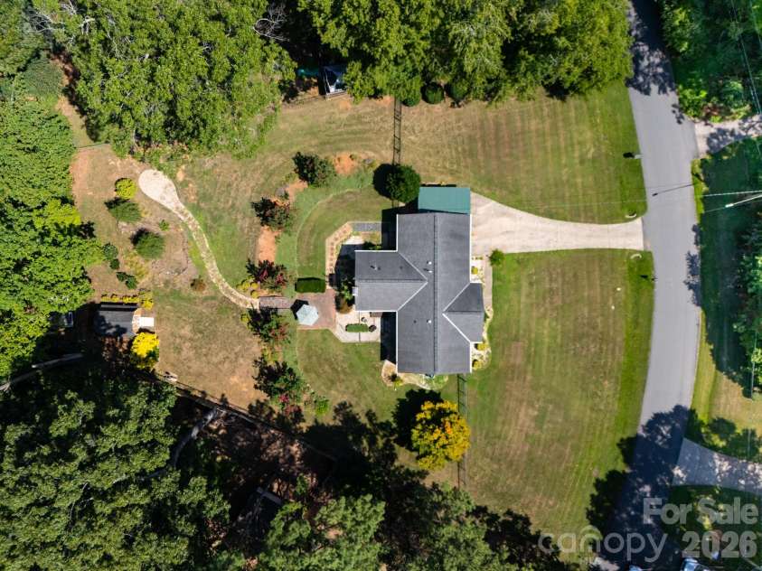 1433 Niagara Circle, Charlotte, NC 28214.  MLS# CAR4406762, YatesRealty ID 42484. 