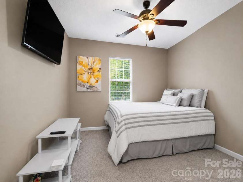 5845 Cougar Lane, Charlotte, NC 28269.  MLS# CAR4407101, YatesRealty ID 42485. 