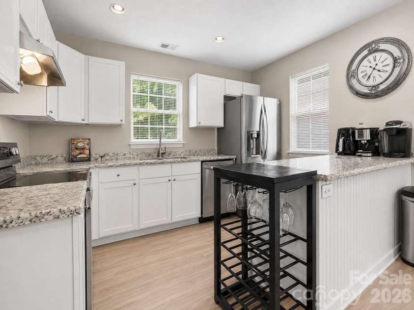 5845 Cougar Lane, Charlotte, NC 28269.  MLS# CAR4407101, YatesRealty ID 42485. 