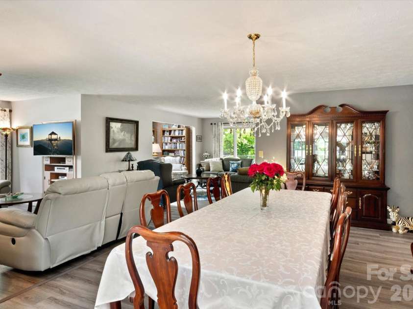 12 Highlander Lane, Hendersonville, NC 28792.  MLS# CAR4400920, YatesRealty ID 42486. 