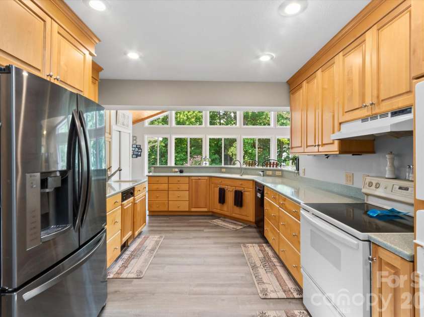 12 Highlander Lane, Hendersonville, NC 28792.  MLS# CAR4400920, YatesRealty ID 42486. 