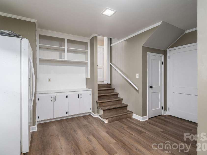 304 Windsor Drive, Shelby, NC 28150.  MLS# CAR4408450, YatesRealty ID 42488. 