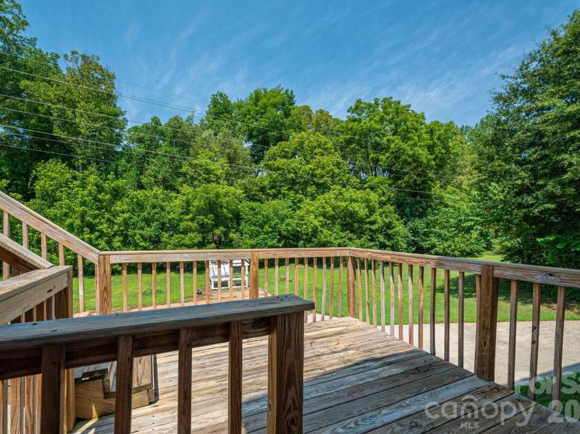304 Windsor Drive, Shelby, NC 28150.  MLS# CAR4408450, YatesRealty ID 42488. 