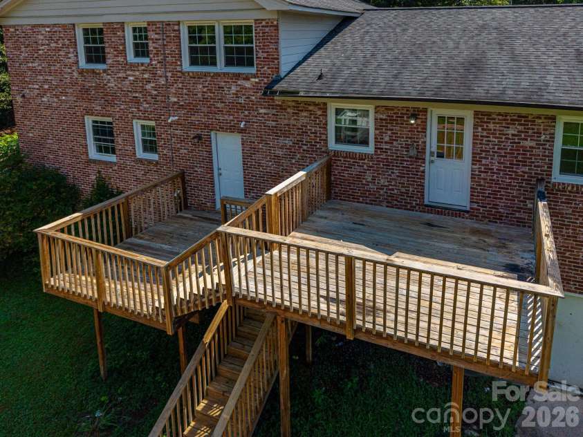 304 Windsor Drive, Shelby, NC 28150.  MLS# CAR4408450, YatesRealty ID 42488. 